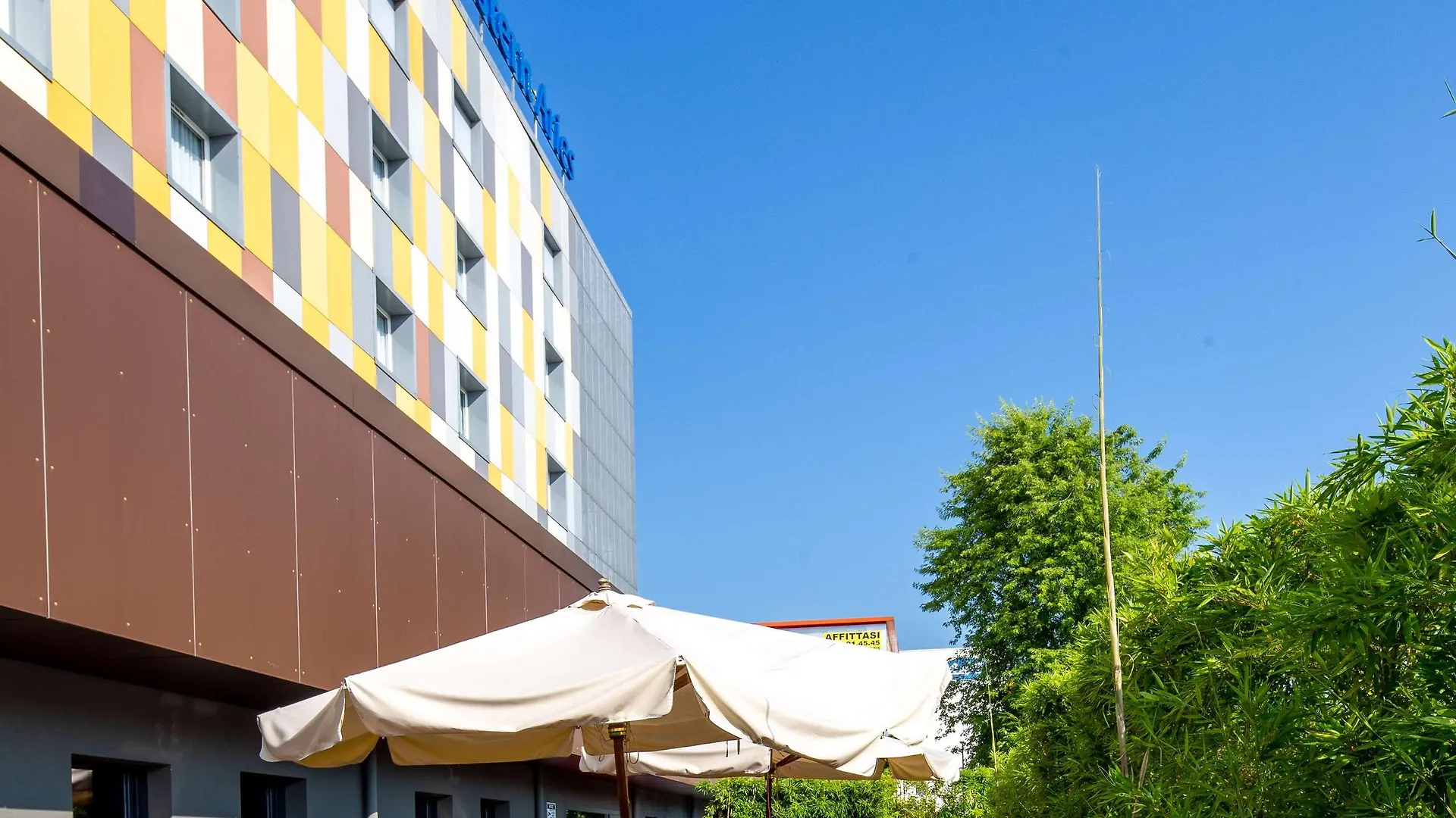 The Aries Hotel Vicenza 4*,  İtalya